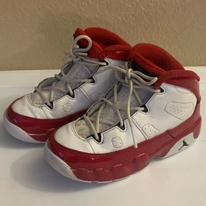 Jordan Retro 9 red, white and black kids size 9